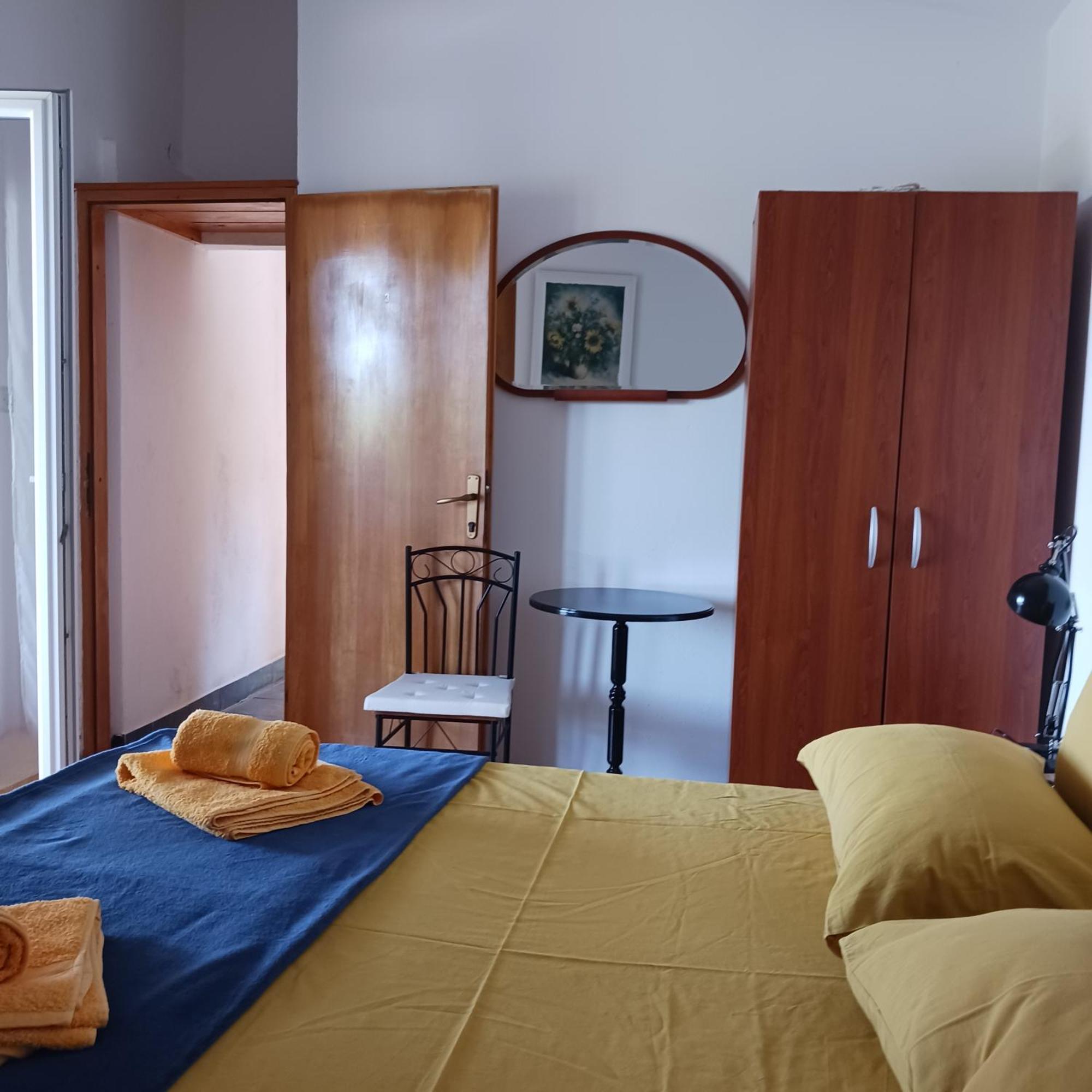 Apartments Elena & Damir Вис Экстерьер фото